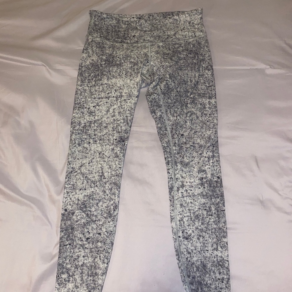 Lululemon printed size 6 leggings